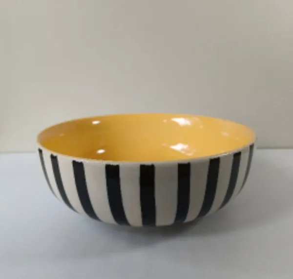 Yellow_And_Black_Stoneware_Serving_Bowl_For_Kitchen