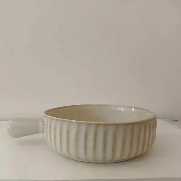 Cream_And_Beige_Stoneware_Serving_Bowl_For_Kitchen