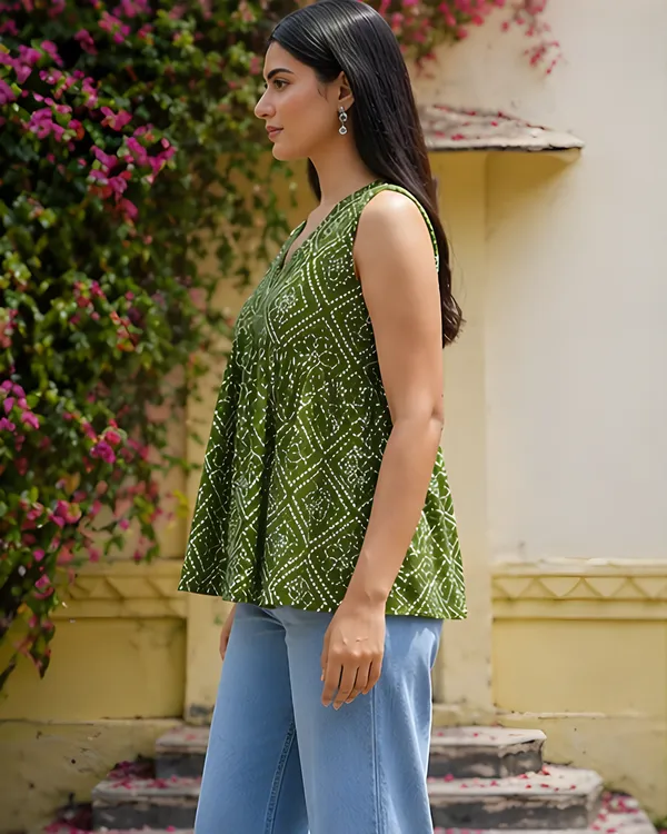 Women_Cotton_Bandhani_Sleeveless_Peplum_Style_Top_Green