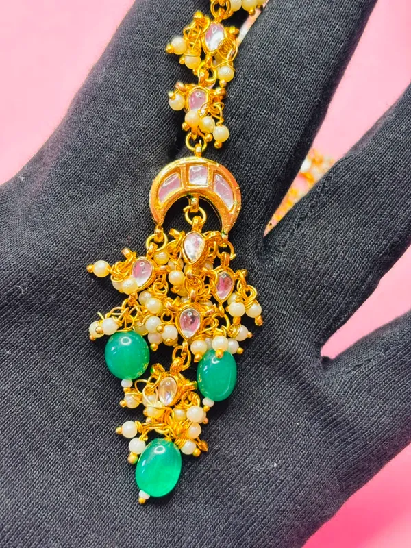 Kundan_Chandelier_Earrings_With_Green_Beads