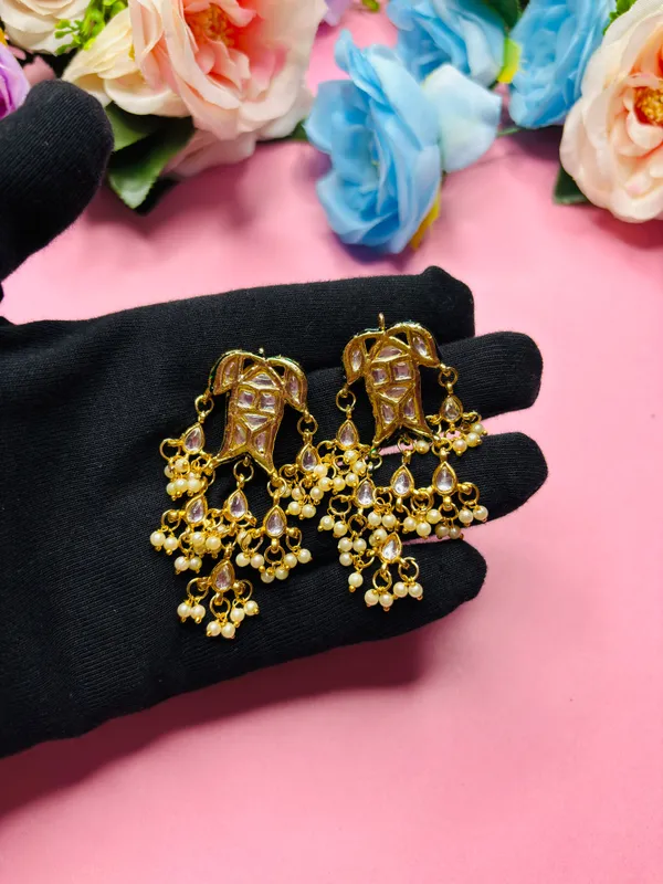 The_Inayat_Gilded_Kundan_Jhumka_Earrings
