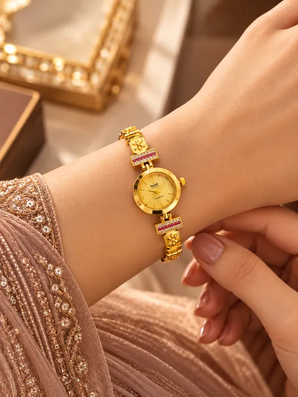 Gold_Tone_Bracelet_Style_Analog_Watch_For_Women