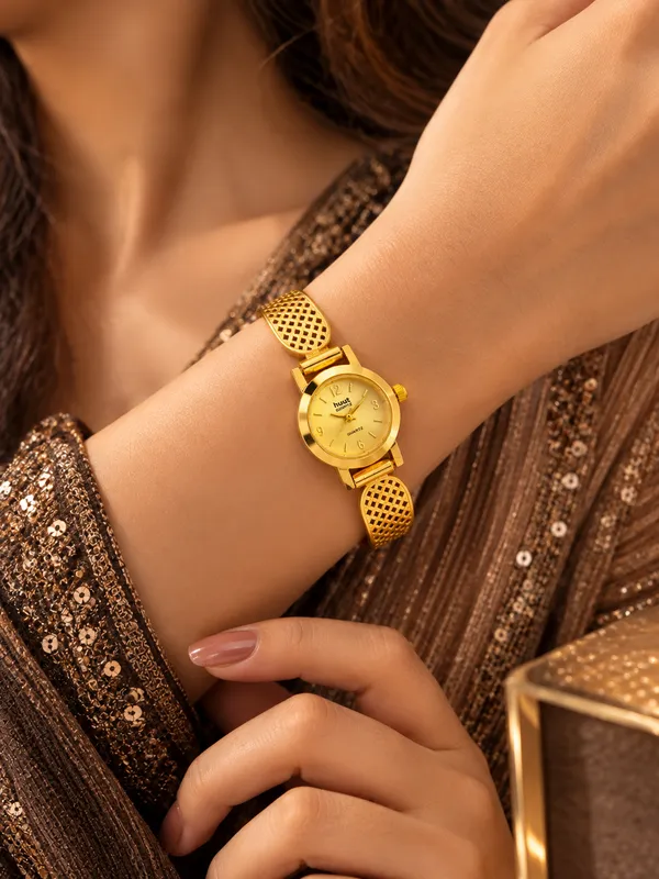Gold_Tone_Quartz_Analog_Watch_For_Women