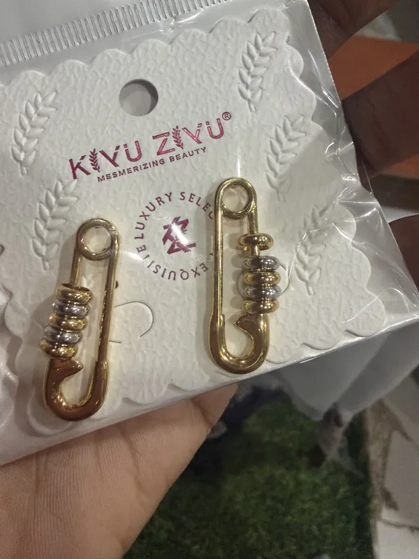 Gold_Safety_Pin_Drop_Earrings_For_Women