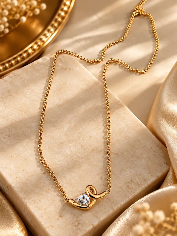 Gold_Stainless_Steel_Heart_Crystal_Pendant_Necklace_For_Women