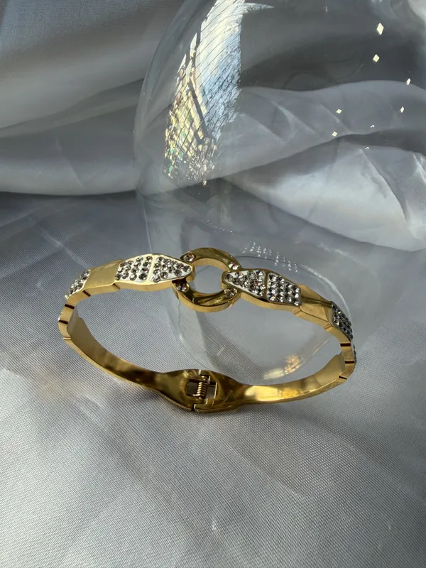 Gold_Stainless_Steel_Crystal_Embellished_Bracelet_For_Women