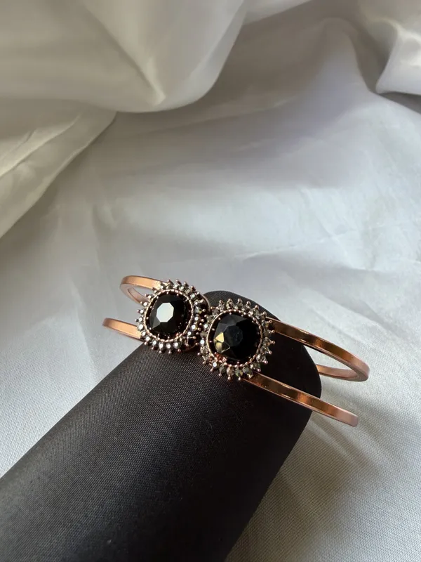 Rose_Gold_Stainless_Steel_Black_Stone_Open_Cuff_Bangle_For_Women