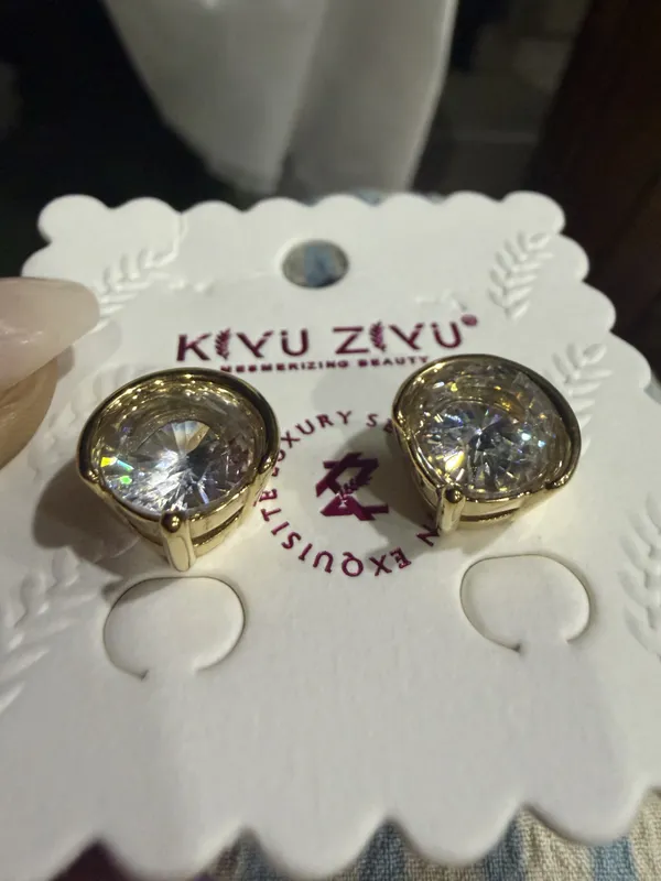 Gold_Crystal_Stud_Earrings_For_Women
