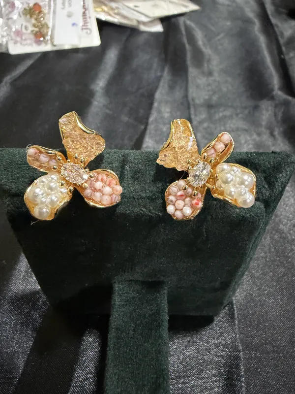 Gold_Pink_Butterfly_Pearl_Earrings_For_Women