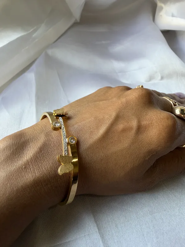 Gold_Stainless_Steel_Butterfly_Crystal_Bangle_Bracelet_For_Women