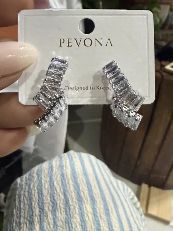 Silver_Stainless_Steel_Elongated_Crystal_Drop_Earrings_For_Women
