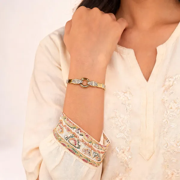 Gold_Stainless_Steel_Crystal_Embellished_Bracelet_For_Women