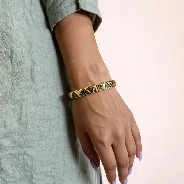 Gold_Stainless_Steel_Geometric_Triangle_Cuff_Bracelet_For_Women