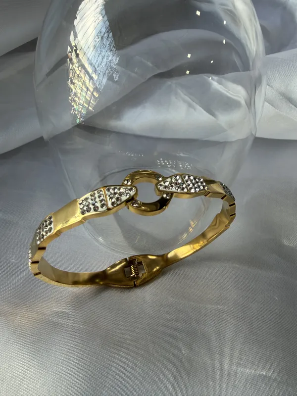 Gold_Stainless_Steel_Crystal_Embellished_Bracelet_For_Women