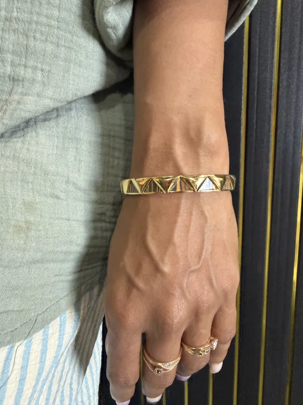 Gold_Stainless_Steel_Geometric_Triangle_Cuff_Bracelet_For_Women