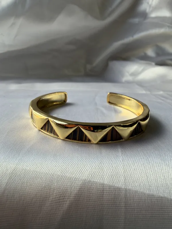 Gold_Stainless_Steel_Geometric_Triangle_Cuff_Bracelet_For_Women