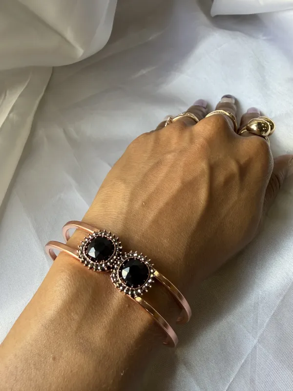 Rose_Gold_Stainless_Steel_Black_Stone_Open_Cuff_Bangle_For_Women