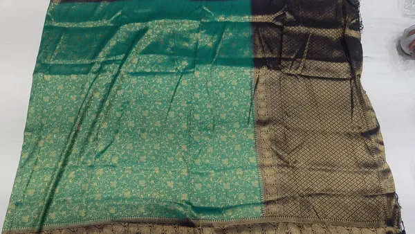 Green_Silk_Saree_With_Zari_Border_for_Women