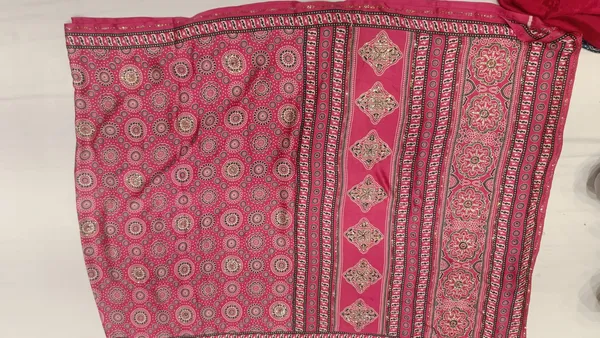 Pink_Printed_Ethnic_Saree_for_Women