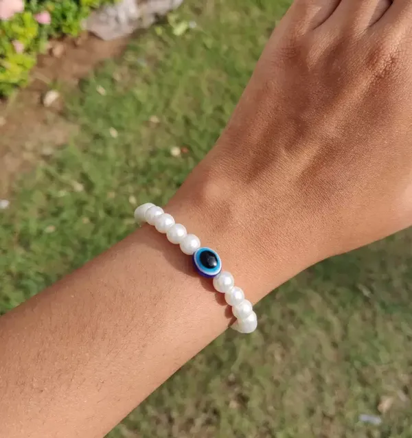 Black_And_White_Beaded_Evil_Eye_Bracelets_for_Couples