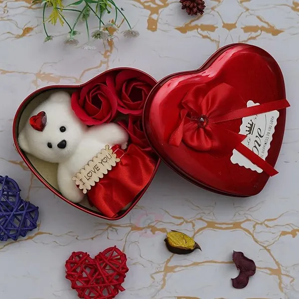 Red_Heart_Shaped_Teddy_Bear_Rose_Gift_Box