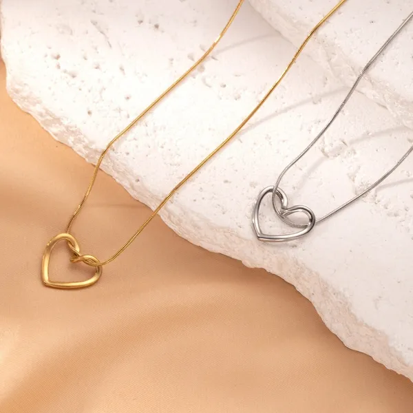 Gold_And_Silver_Tone_Heart_Pendant_Necklace_Set_for_Women