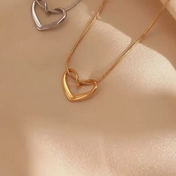 Gold_And_Silver_Tone_Heart_Pendant_Necklace_Set_for_Women