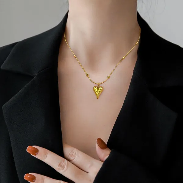 Gold_Tone_Heart_Pendant_Necklace_for_Women