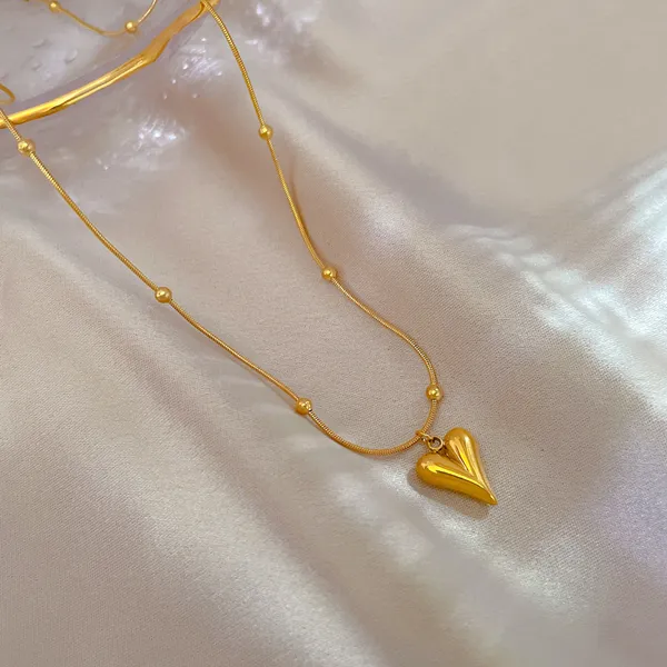 Gold_Tone_Heart_Pendant_Necklace_for_Women