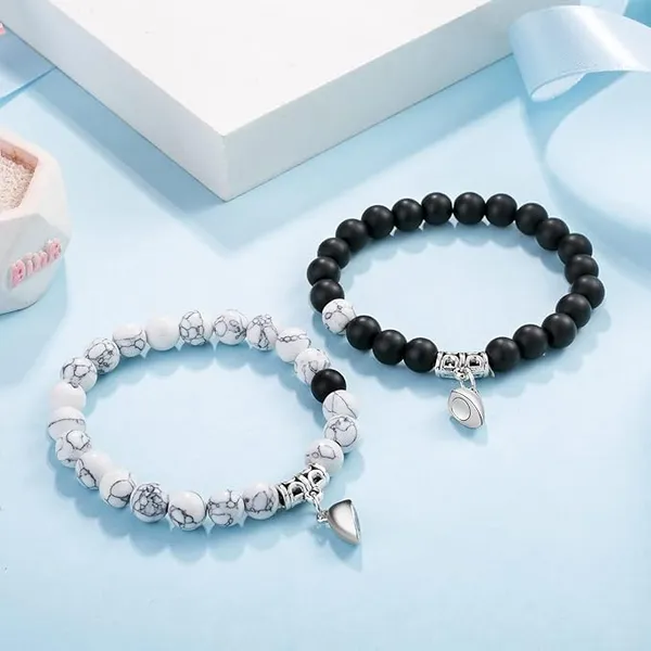 Black_And_White_Beaded_Couple_Bracelets_For_Couples