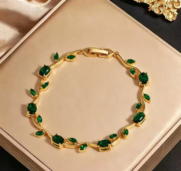 Gold_Tone_Leaf_Stone_Necklace_for_Women