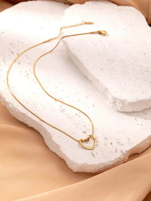 Gold_Tone_Heart_Pendant_Necklace_for_Women