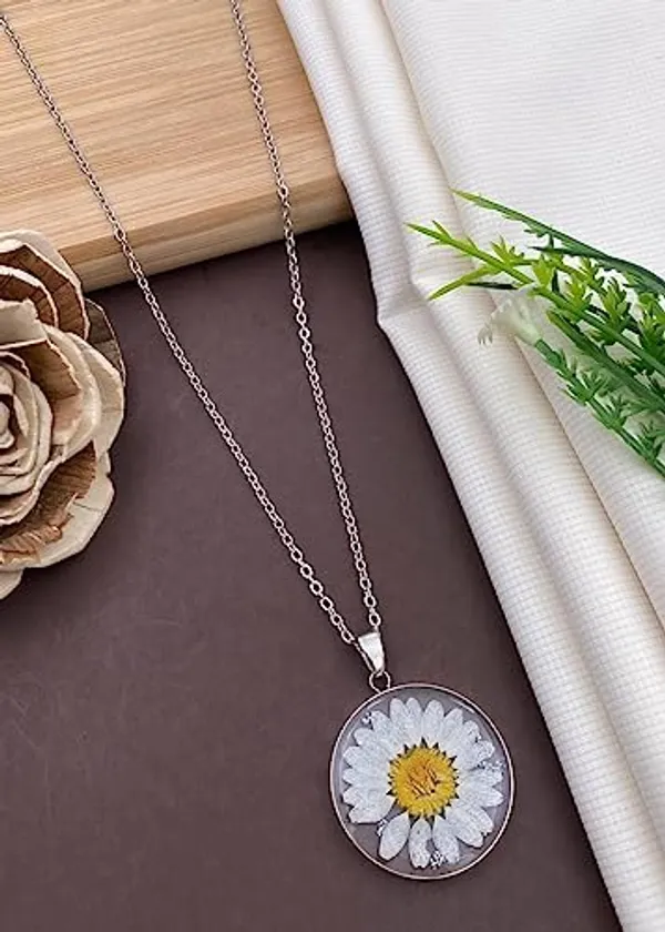 White_Resin_Floral_Pendant_Necklace_for_Women