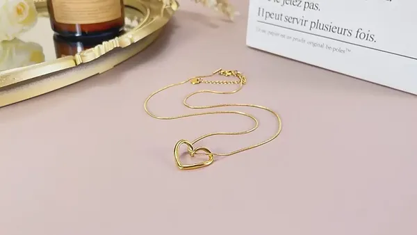 Gold_Tone_Heart_Pendant_Necklace_for_Women