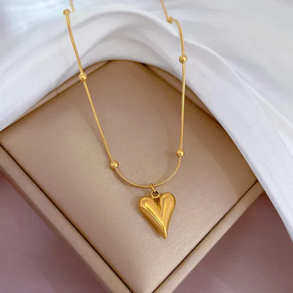 Gold_Tone_Heart_Pendant_Necklace_for_Women