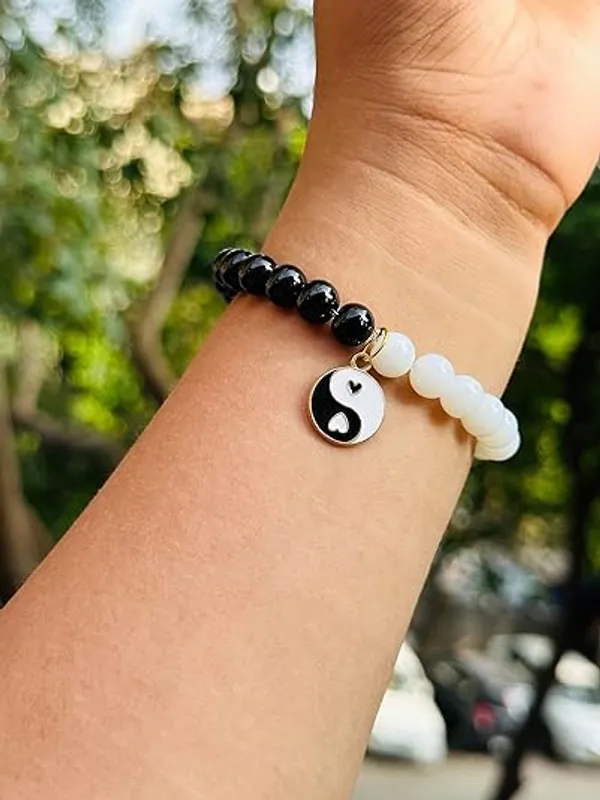 Black_And_White_Beaded_Yin_Yang_Bracelet
