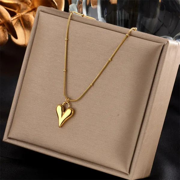 Gold_Tone_Heart_Pendant_Necklace_for_Women