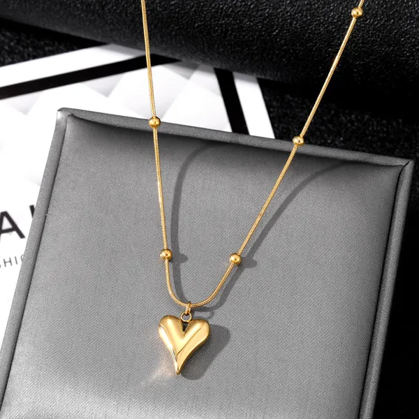 Gold_Tone_Heart_Pendant_Necklace_for_Women