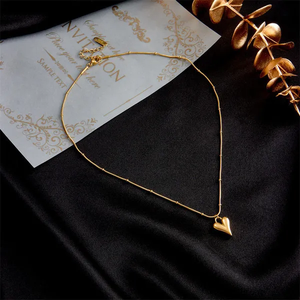 Gold_Tone_Heart_Pendant_Necklace_for_Women