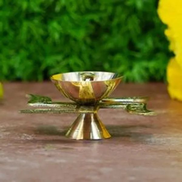 Diwali_Gift_For_Corporate_Clients_Employees_Swastik_Diya_With_Velvet_Gift_Box_Brass_Table_Diya_Set