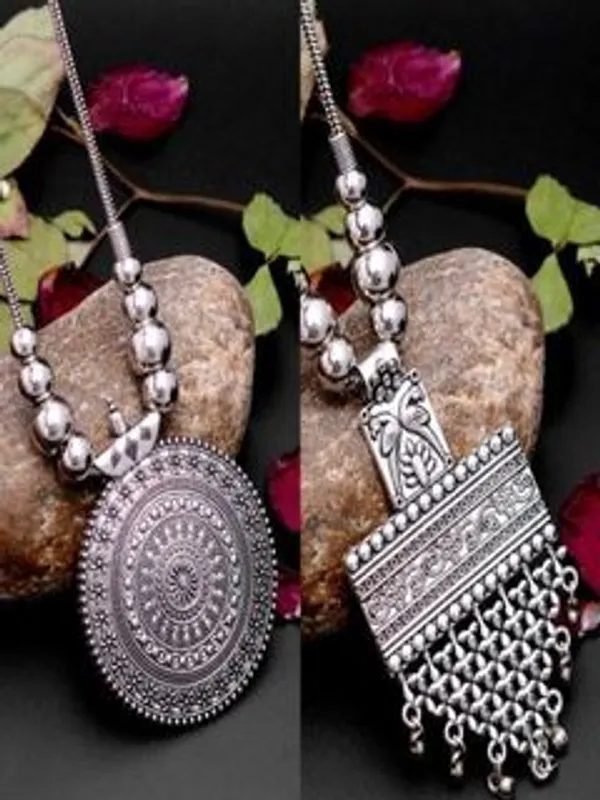 Silver_Oxidised_Round_Peacock_Shaped_Pendant_Necklace_Combo_For_Women_Girls_Oxidised_Silver_Chain_Set