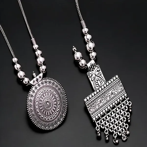 Silver_Oxidised_Round_Peacock_Shaped_Pendant_Necklace_Combo_For_Women_Girls_Oxidised_Silver_Chain_Set