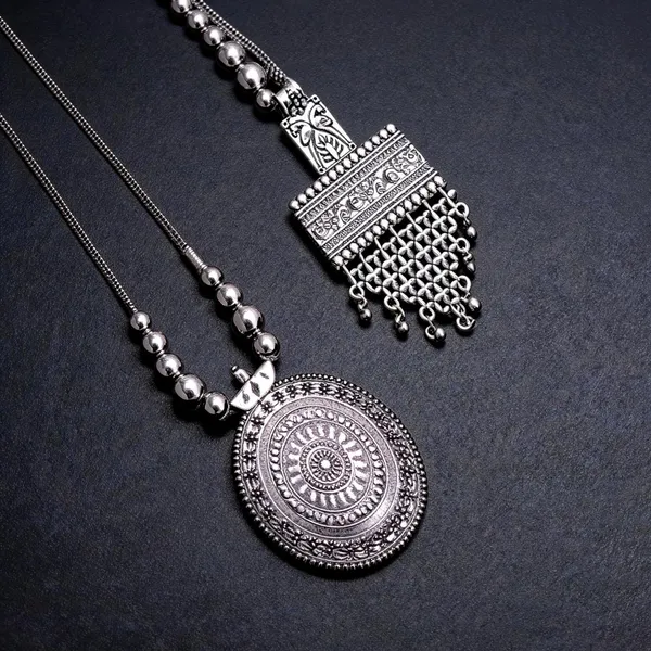 Silver_Oxidised_Round_Peacock_Shaped_Pendant_Necklace_Combo_For_Women_Girls_Oxidised_Silver_Chain_Set