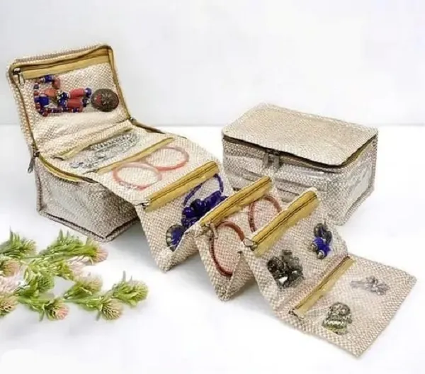 Aspora_Cosmetic_Pouch_(Beige)