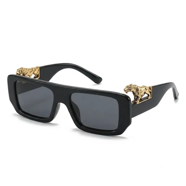 Black_Oversized_Sunglasses_for_Adults