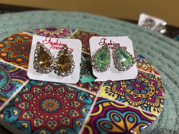Green_Fashion_Drop_Earrings_for_Women