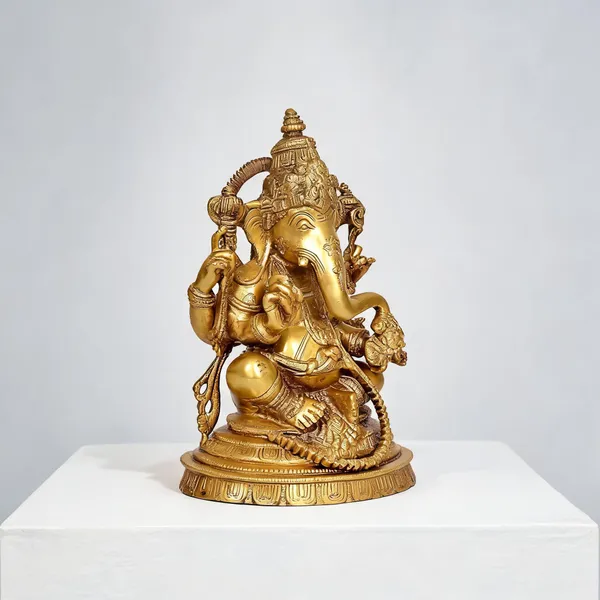 Brass_Sitting_Ganesha_Idol__Gold_Finish