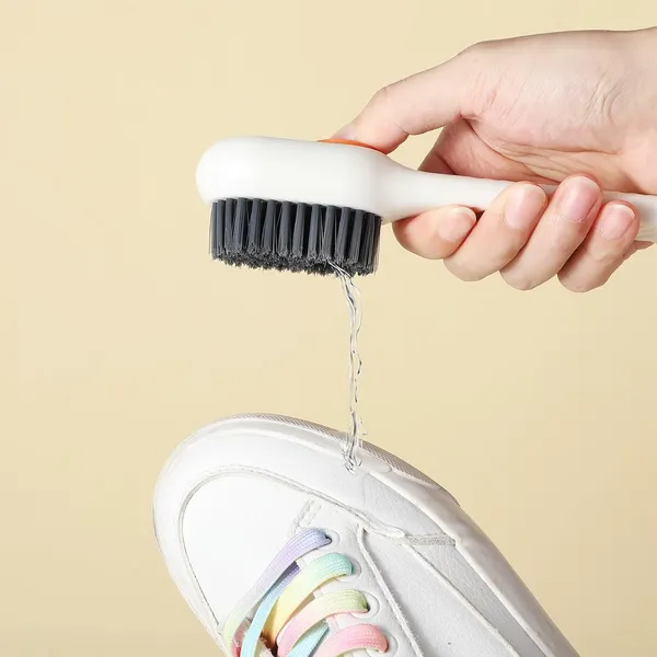 Liquid_Dispensing_Shoe_Brush