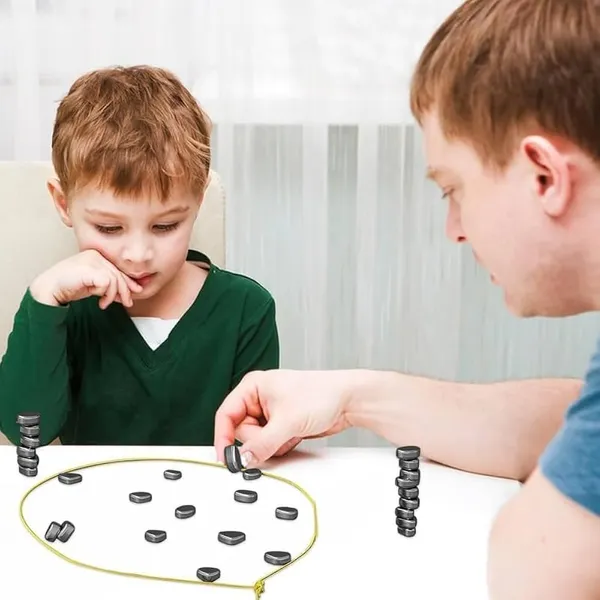 Magnetic_Strategy_Board_Game