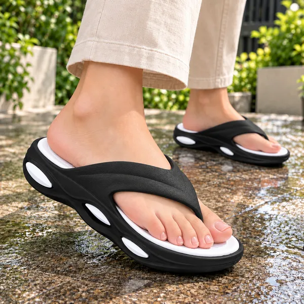 Black_Cushioned_Casual_Flip_Flops_for_Men